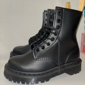 *New* black boots